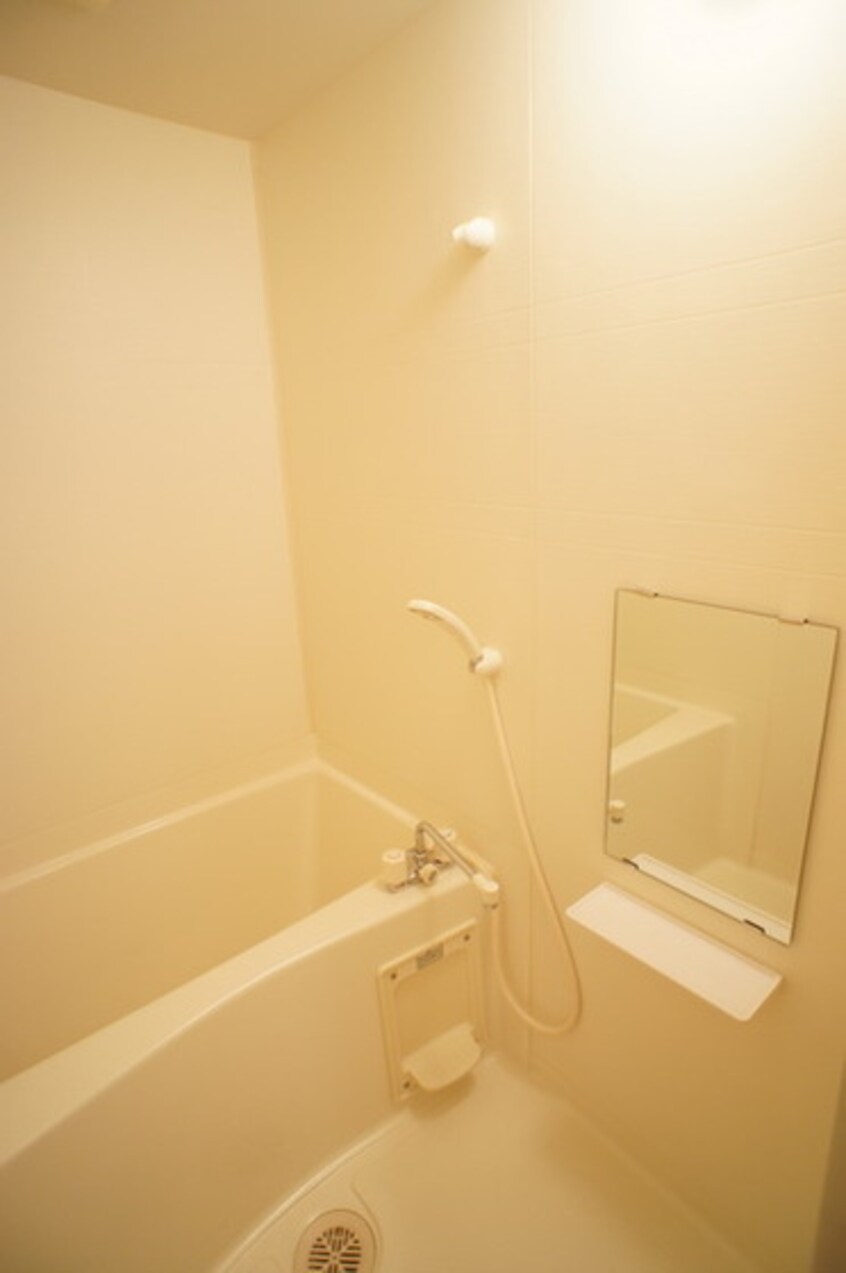 清潔感のあるバスルーム レフィナードＡ