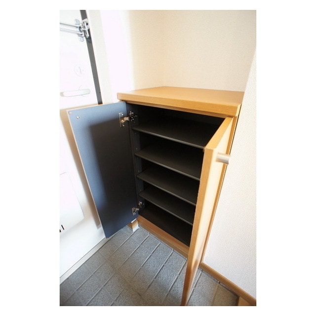 シューズボックス完備 レフィナードＡ