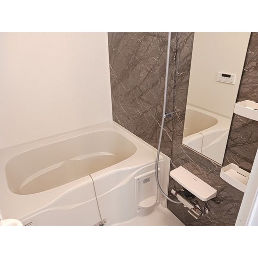 シャンプー棚や鏡も完備 メルスィ