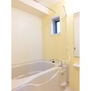 小窓は日中の換気に便利ですね グレイス　レジデンス