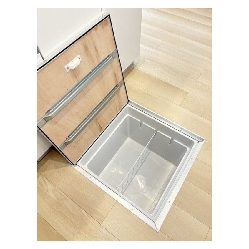 キッチンには床下収納も付いてま ヒカルサ水戸石川サウス