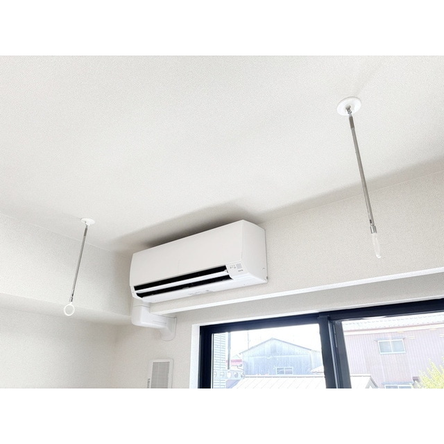 便利な室内物干し完備☆ ヒカルサ水戸石川サウス