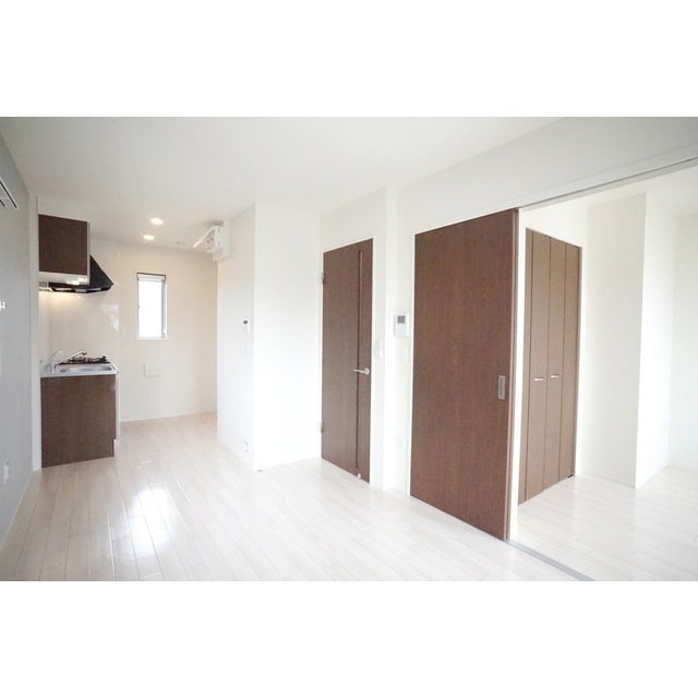 明るい日差しの空間 メゾンタカハシ