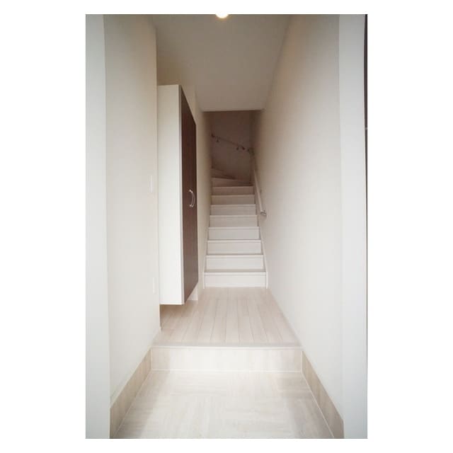 戸建て感覚の玄関スペース メゾンタカハシ