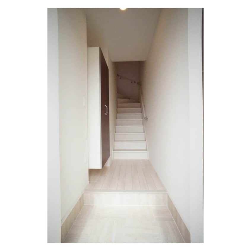 戸建て感覚の玄関スペース メゾンタカハシ