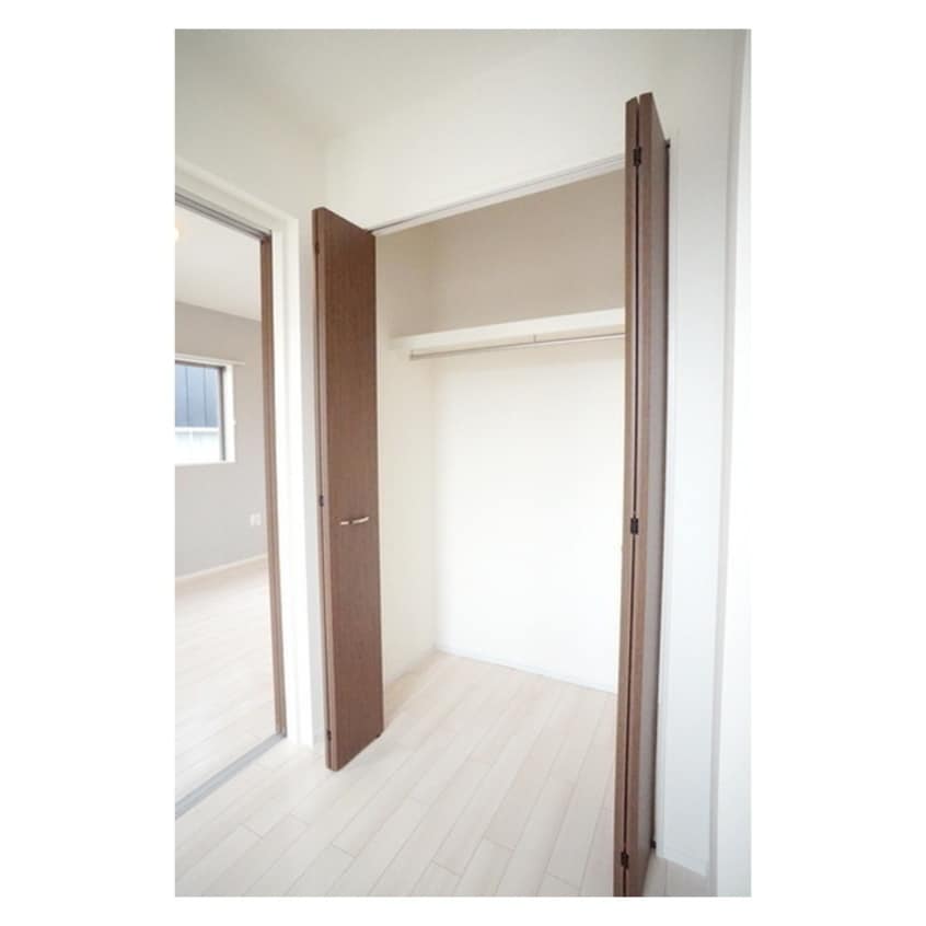 シンプルで使いやすいクローゼッ メゾンタカハシ