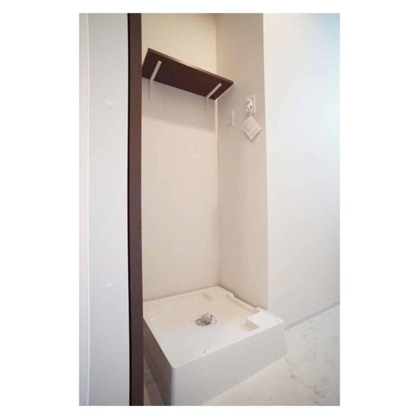 ムダなく確保された洗濯機スペー メゾンタカハシ