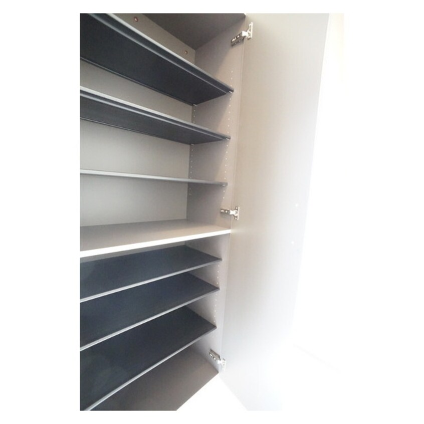 玄関がキレイに片付きますね メゾンタカハシ