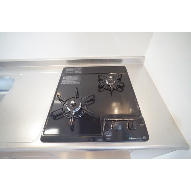 すぐに使えて便利な2口コンロ付 メゾンタカハシ