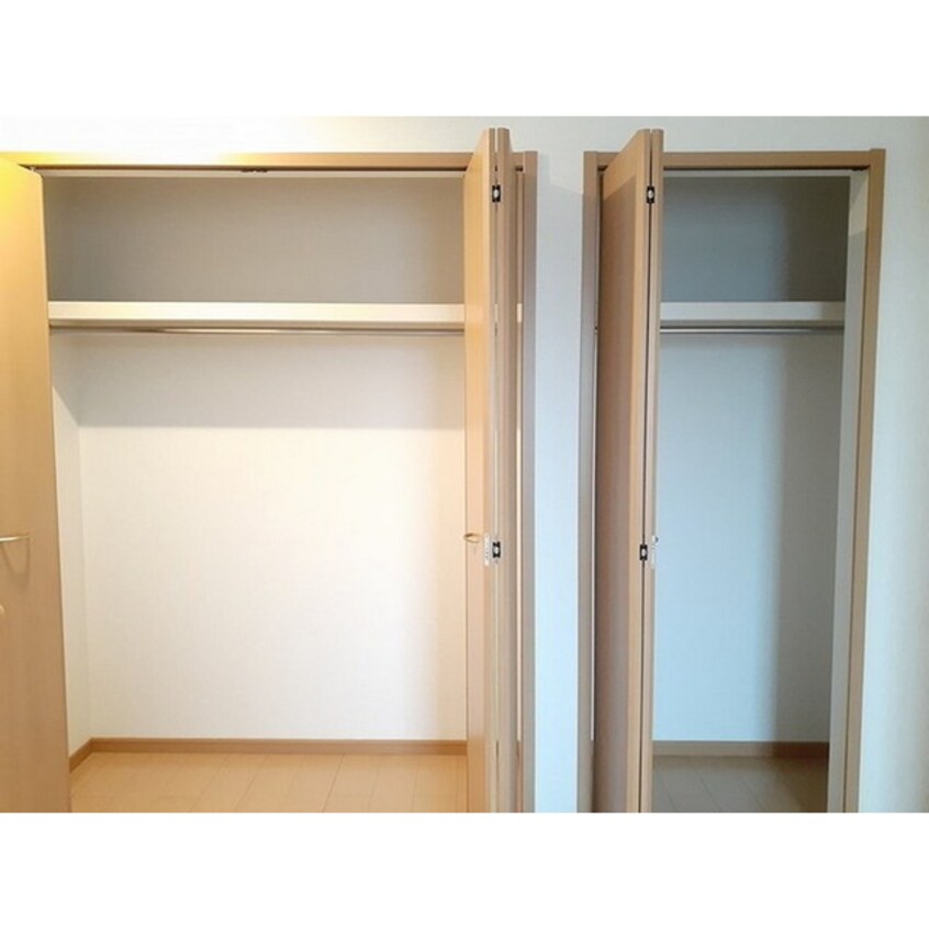 シンプルで使いやすいクローゼッ カーサ・セレーノ