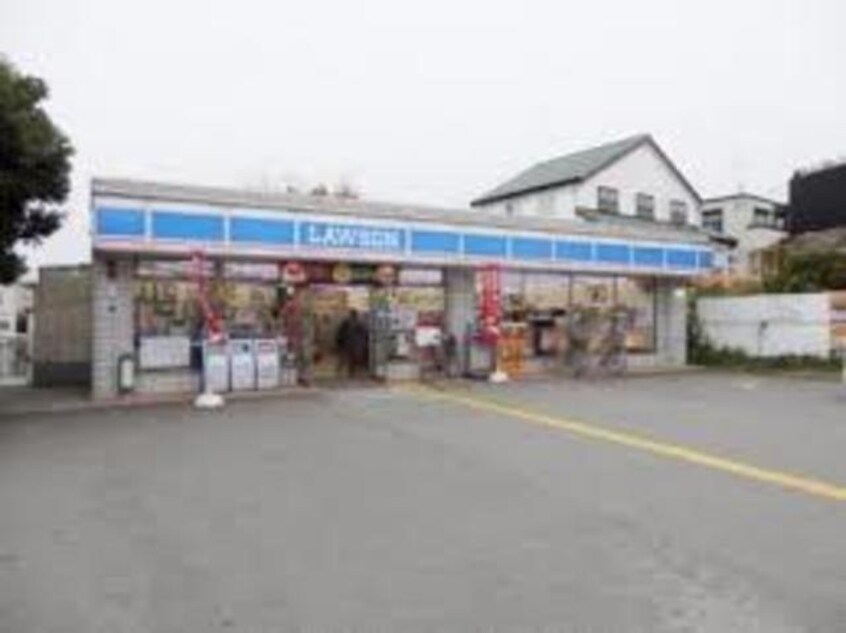 ローソン箕面桜三丁目店(コンビニ)まで810m※ローソン箕面桜三丁目店 紅風荘