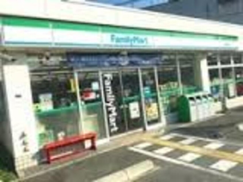 ファミリーマート箕面半町店(コンビニ)まで530m※ファミリーマート箕面半町店 津賀マンション