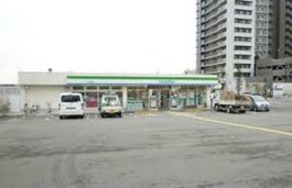 ファミリーマート彩都西駅前店