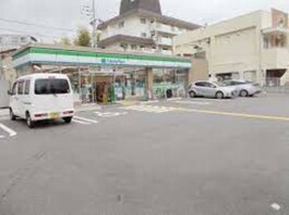 ファミリーマート豊中東泉丘店