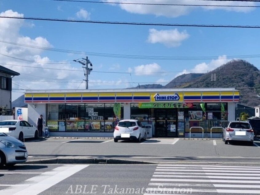 ミニストップ壇紙北店(コンビニ)まで1600m クラール飯田町Ｂ