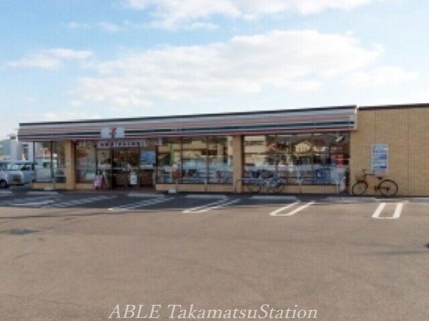 セブンイレブン高松春日町店(コンビニ)まで599m レオパレスダンダンめぐみ