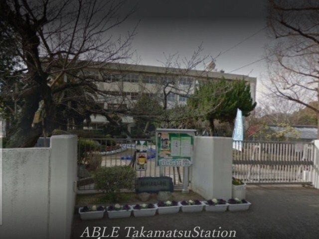 高松市立花園小学校(小学校)まで498m コート塩上Ⅲ