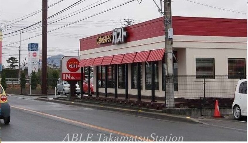 ローソン高松田村神社前店(コンビニ)まで550m サン　ビオラ