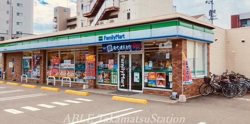 ファミリーマート高松昭和店(コンビニ)まで294m フローレス昭和町