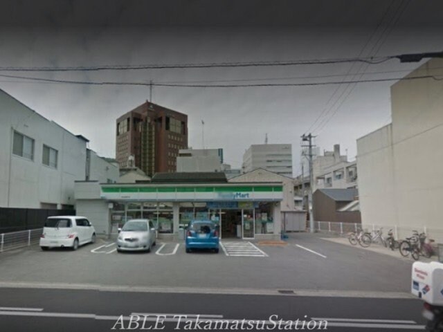 ファミリーマート高松藤塚町店(コンビニ)まで235m コート藤塚Ⅱ