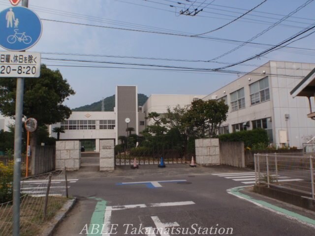 宇多津町立宇多津小学校(小学校)まで1950m ＪａｄｅＨｏｕｓｅ　Ｄ