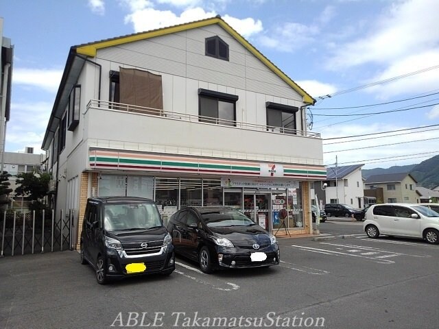 セブンイレブン観音寺坂本店(コンビニ)まで550m リシェスＡ