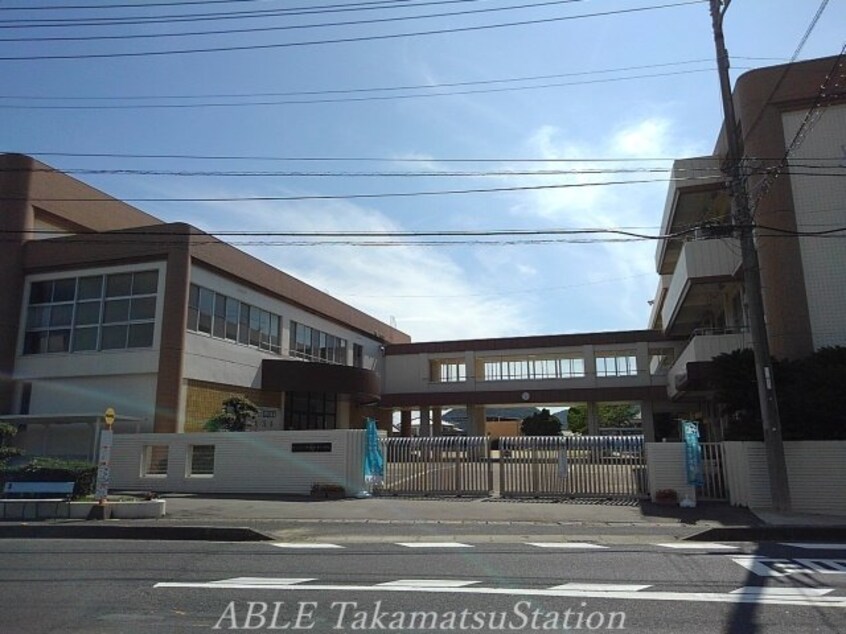 まんのう町立四条小学校(小学校)まで570m グローブ　ガーデン