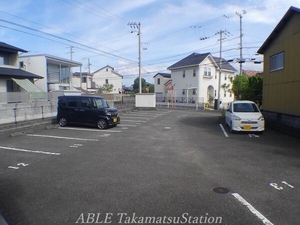  レオパレスコンフォール屋島