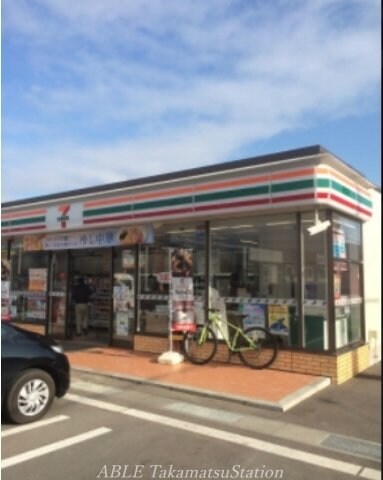 セブンイレブン高松三谷町店(コンビニ)まで411m セジュール雅　Ａ棟