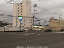 ファミリーマート高松福岡町店(コンビニ)まで65m アヴァンサール　仁