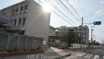 県立図書館(図書館)まで1150m サン・チェリー山崎