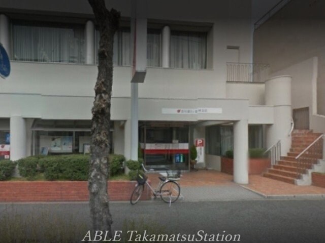 香川銀行栗林支店(銀行)まで451m サーパスシティ栗林公園イーストテラス