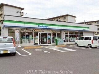 ファミリーマート高松屋島西町北店(コンビニ)まで242m メゾン・ド・アムール　B棟