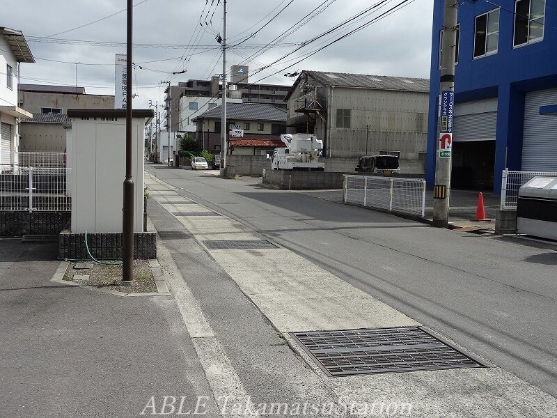 物件前面道路 レオパレスプランドール木太