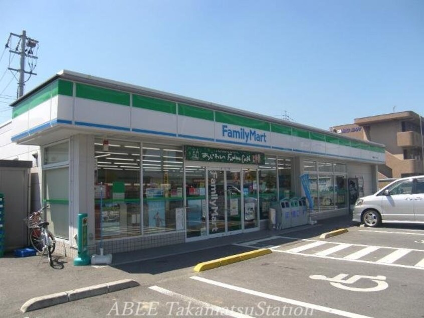 ファミリーマートレインボー通り店(コンビニ)まで366m ラッフィナート