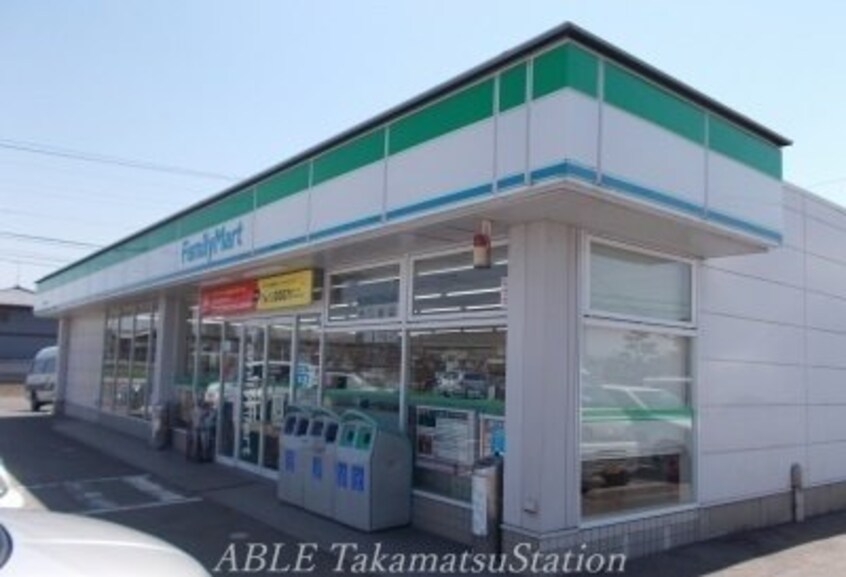 ファミリーマート前田店(コンビニ)まで700m エスペランサ