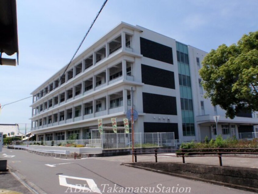 丸亀市立城北小学校(小学校)まで1000m ヒラソールⅡ