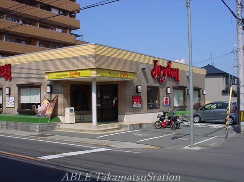 ファミリーマート高松中央通り店(コンビニ)まで844m Ｍ’ｚ　ｔｗｏ（エムズ　２）