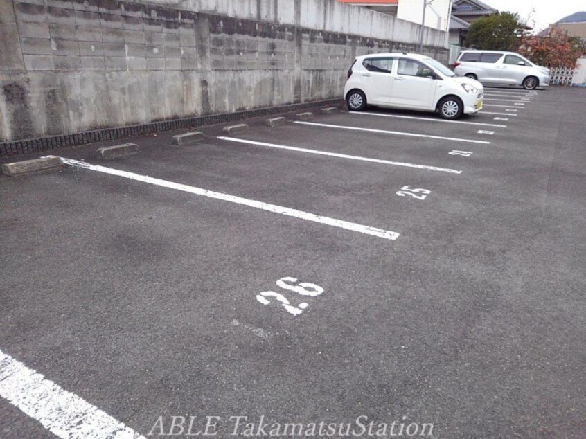 敷地外駐車場 レオネクストウィンクル