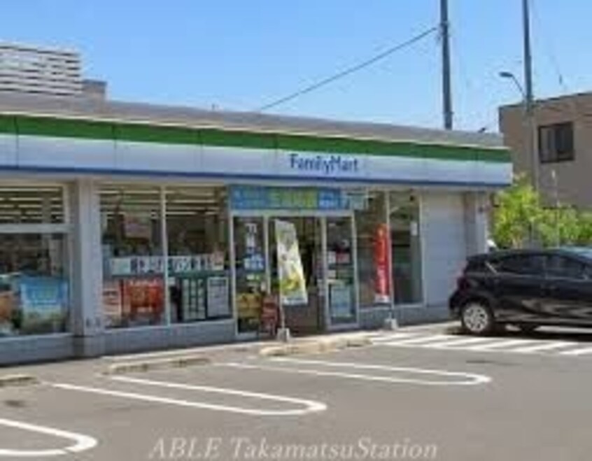 ファミリーマート高松伏石町店(コンビニ)まで93m ロータス伏石