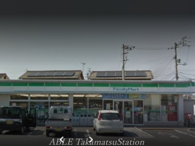 ファミリーマート高松町店(コンビニ)まで274m オリーブ　リーフ