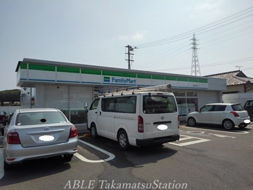 ファミリーマート丸亀山北町店(コンビニ)まで500m トラストコートⅡ　Ａ