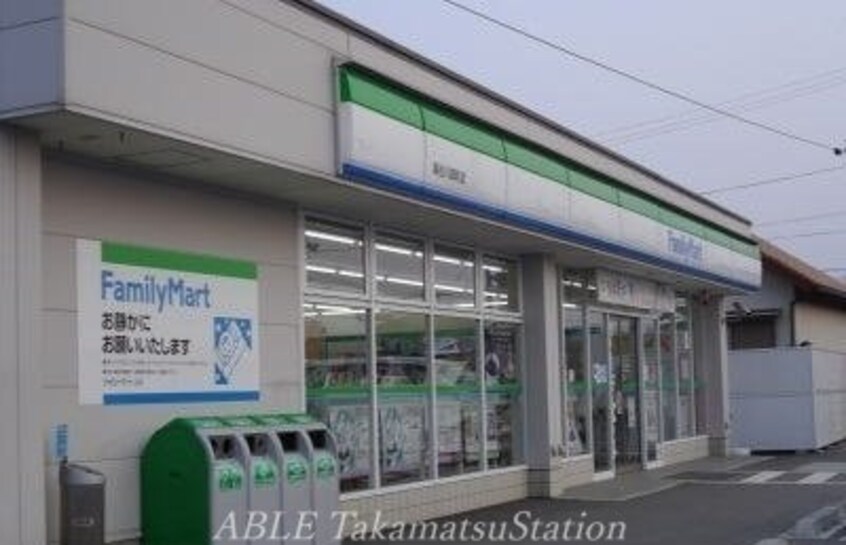 ファミリーマート高松川部店(コンビニ)まで750m アロッジオＫ３　Ｂ