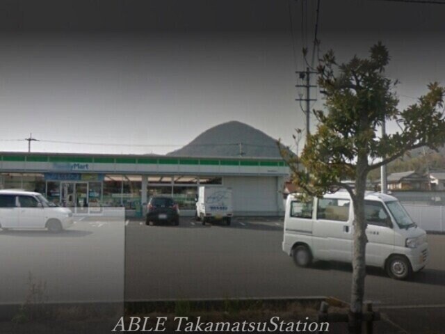 ファミリーマート高松御厩町店(コンビニ)まで543m アヴェニューノムラ　B