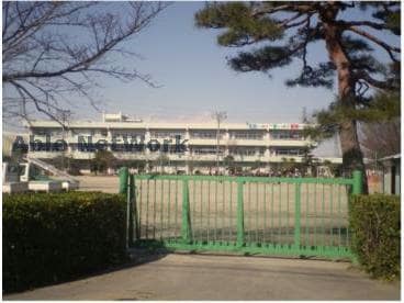 加須市立不動岡小学校(小学校)まで1422m ルミエール　Ⅱ