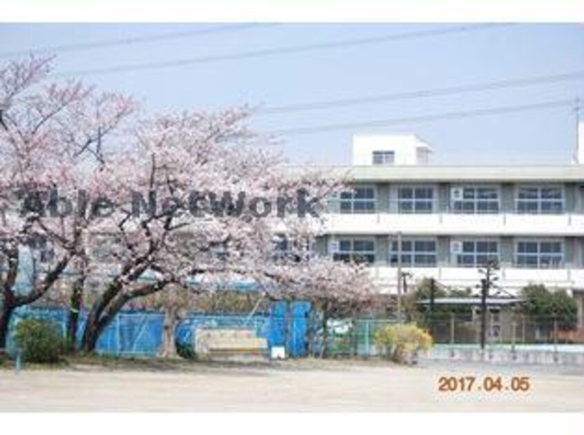 加須市立鴻茎小学校(小学校)まで1313m ジュネスⅡ
