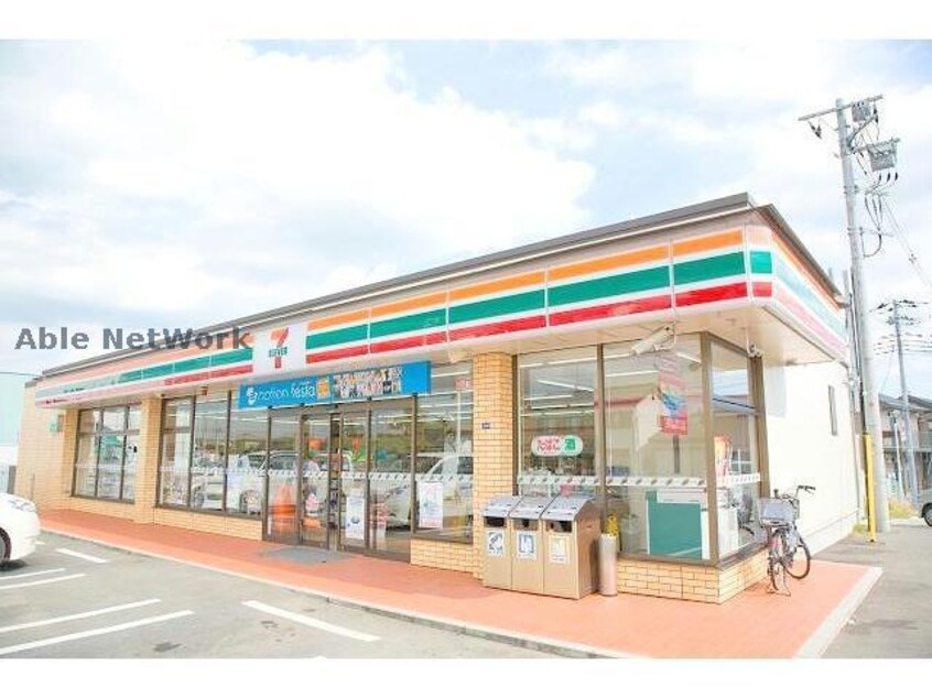 セブンイレブン羽生北2丁目店(コンビニ)まで681m クレメント　カーサ　