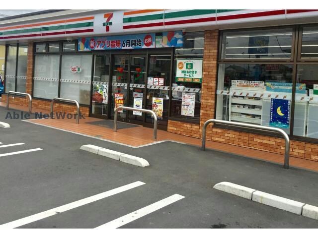 セブンイレブン加須南町店(コンビニ)まで321m サウス　ヴィレッジ