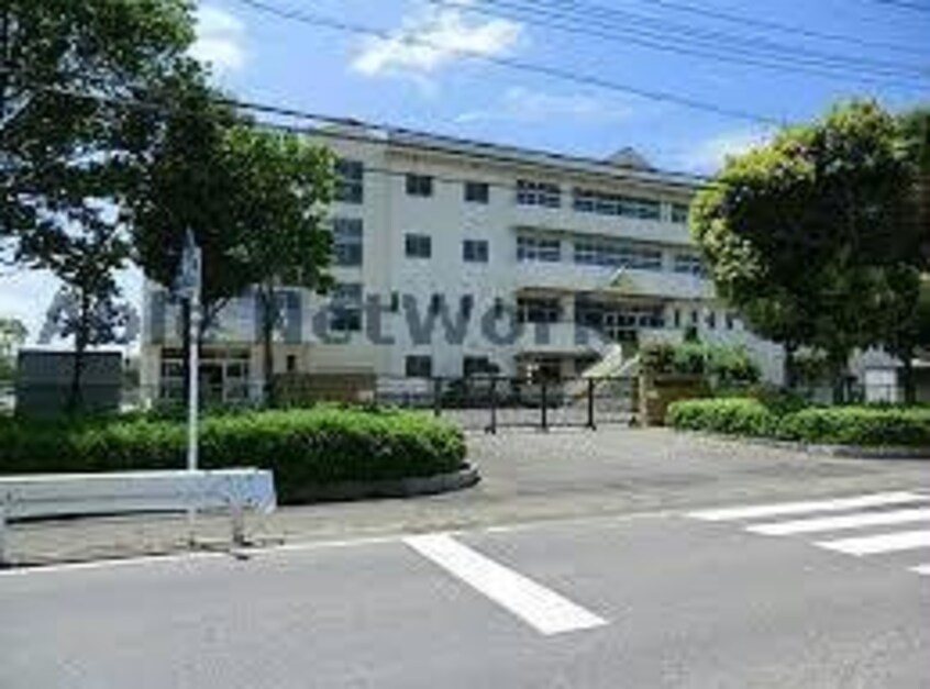 久喜市立東鷲宮小学校(小学校)まで1410m メルシー　サクラ