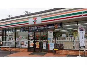 セブンイレブン行田忍1丁目店(コンビニ)まで685m PETIT　ETOILE　
